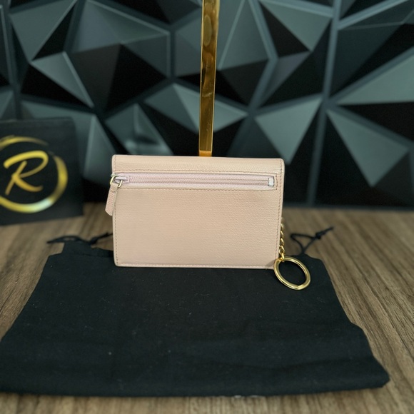 CHANEL Coco Button Coin & Key Case - Picture 4 of 17